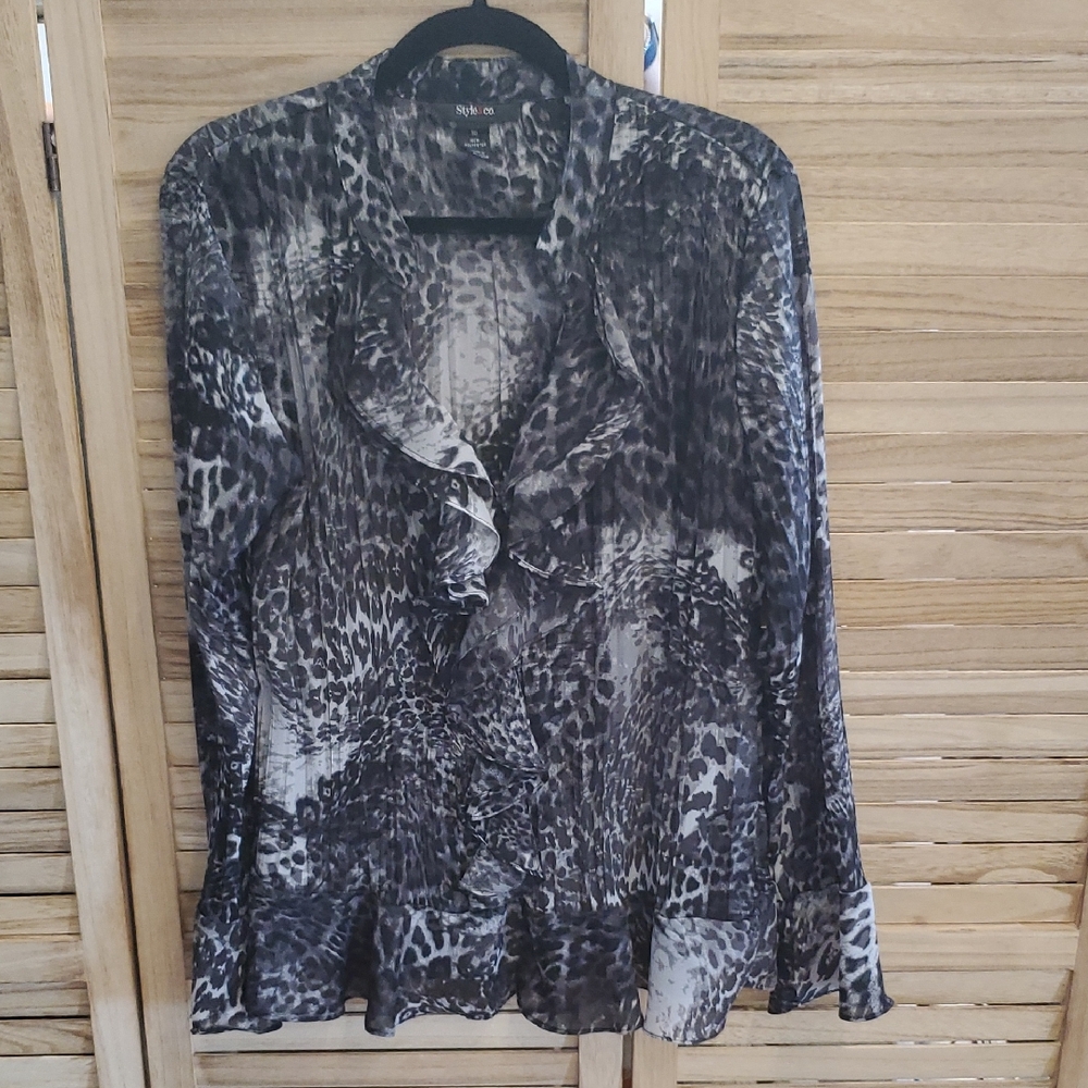 Vtg. Style &Co. Animal Print Ruffle neck Blouse Whimsygoth Sz 16- Black and Gray